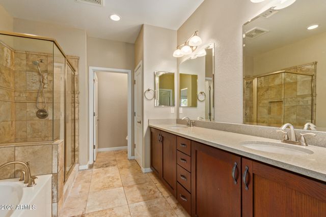 815 E ROSE Lane 127, Phoenix, AZ 85014