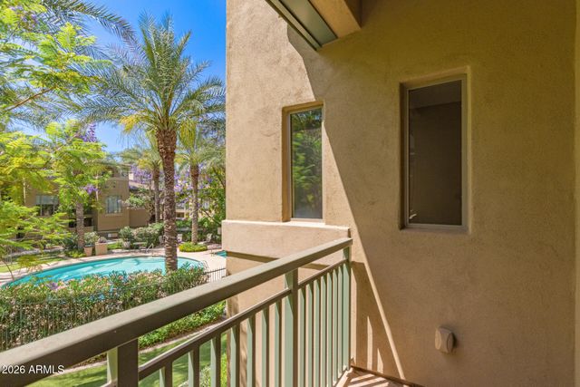 815 E ROSE Lane 127, Phoenix, AZ 85014