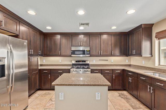 815 E ROSE Lane 127, Phoenix, AZ 85014