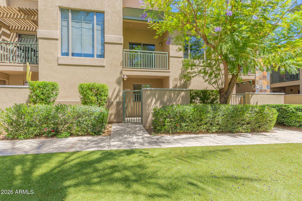 815 E ROSE Lane 127, Phoenix, AZ 85014