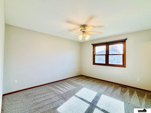 8801 Leighton Avenue, Lincoln, NE 68507