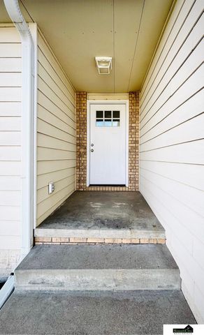 8801 Leighton Avenue, Lincoln, NE 68507