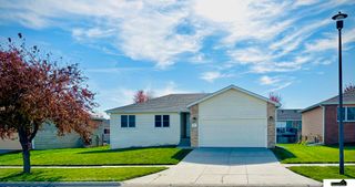 8801 Leighton Avenue, Lincoln, NE 68507