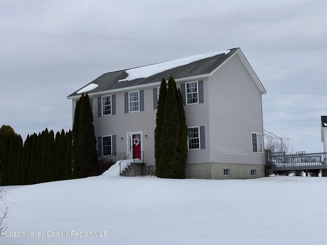 31 Mahikan Drive Drive, Hudson, NY 12534