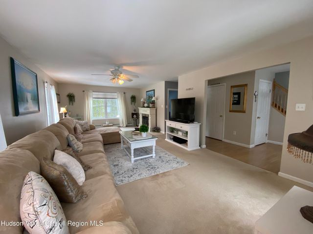 31 Mahikan Drive Drive, Hudson, NY 12534