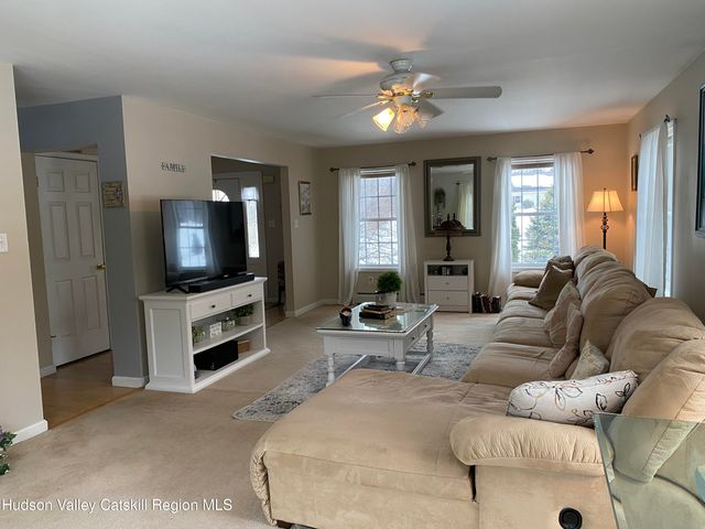 31 Mahikan Drive Drive, Hudson, NY 12534