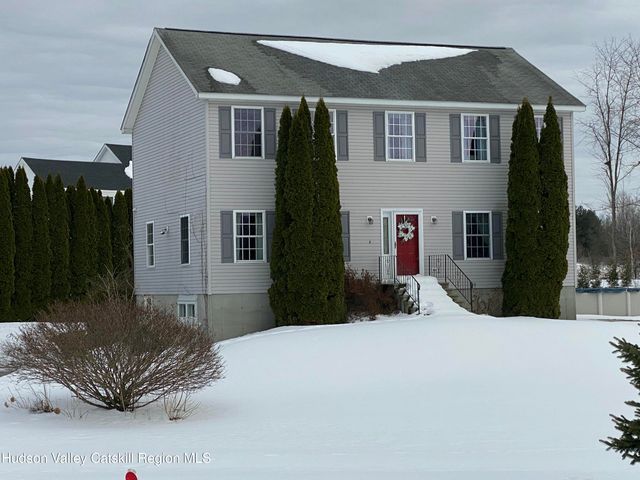 31 Mahikan Drive Drive, Hudson, NY 12534