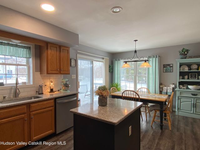 31 Mahikan Drive Drive, Hudson, NY 12534