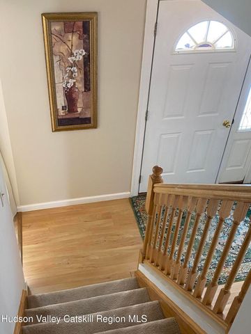 31 Mahikan Drive Drive, Hudson, NY 12534