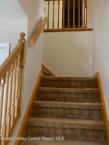 31 Mahikan Drive Drive, Hudson, NY 12534