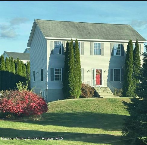 31 Mahikan Drive Drive, Hudson, NY 12534