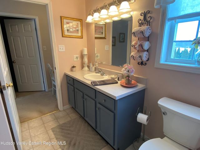 31 Mahikan Drive Drive, Hudson, NY 12534