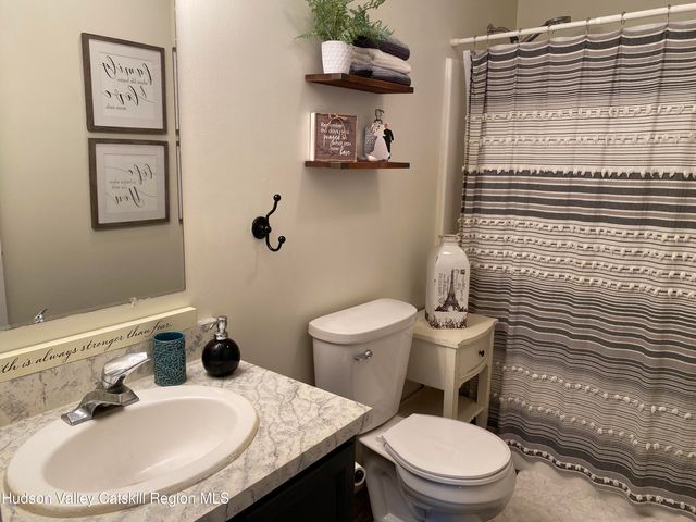 31 Mahikan Drive Drive, Hudson, NY 12534