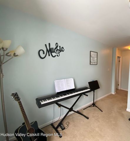 31 Mahikan Drive Drive, Hudson, NY 12534