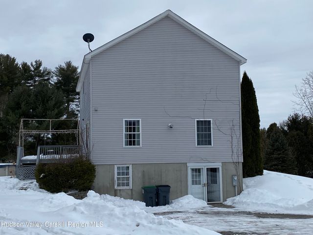 31 Mahikan Drive Drive, Hudson, NY 12534