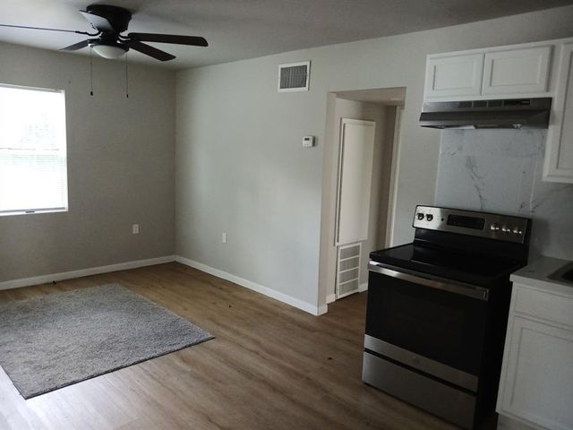 15519 Highway 6, Santa Fe, TX 77517