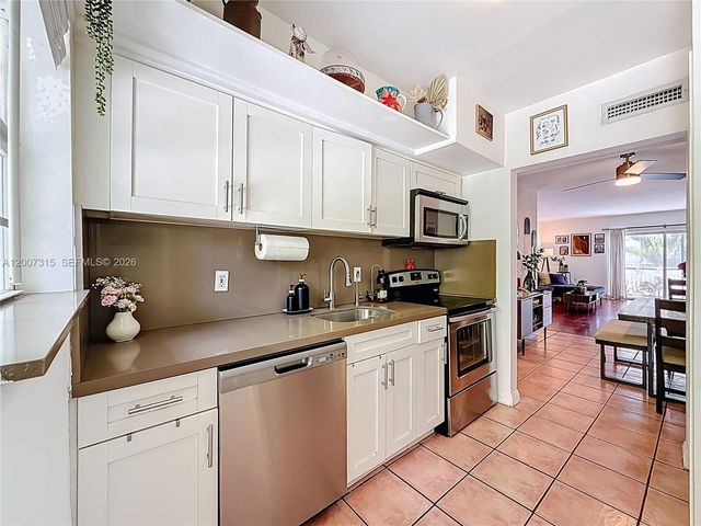 9280 Bay Harbor Ter 25, Bay Harbor Islands, FL 33154