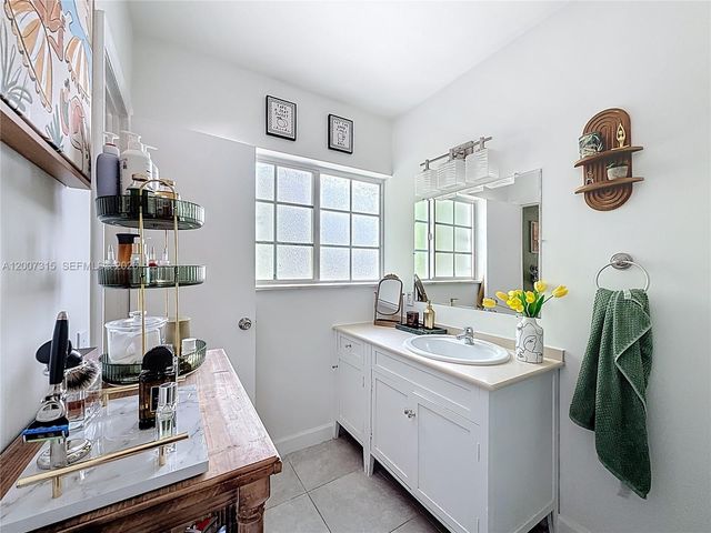 9280 Bay Harbor Ter 25, Bay Harbor Islands, FL 33154