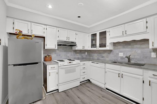 6520 Roswell Road 62, Sandy Springs, GA 30328