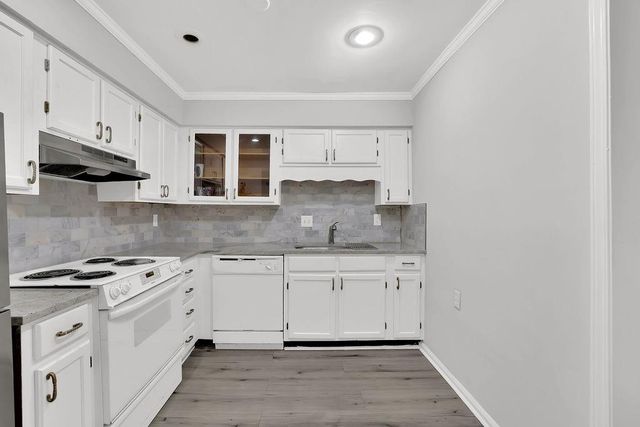 6520 Roswell Road 62, Sandy Springs, GA 30328