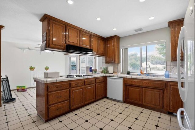 410 Hacienda, Palmdale, CA 93551