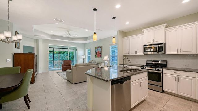 4894 MAYMONT PARK CIRCLE, Bradenton, FL 34203