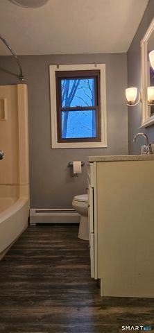 40 Beech Road, Enfield, CT 06082