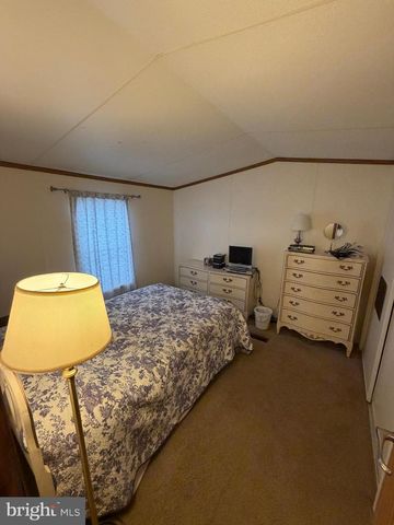 3 HILLTOP AVE, Akron, PA 17501