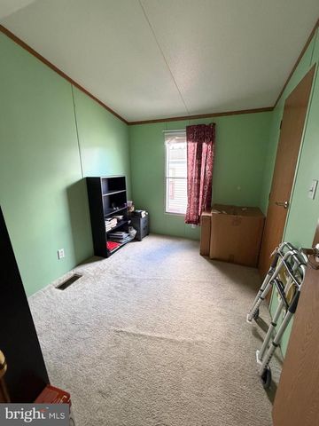 3 HILLTOP AVE, Akron, PA 17501