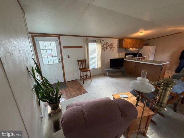 3 HILLTOP AVE, Akron, PA 17501