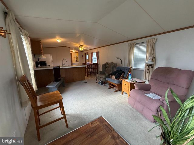 3 HILLTOP AVE, Akron, PA 17501