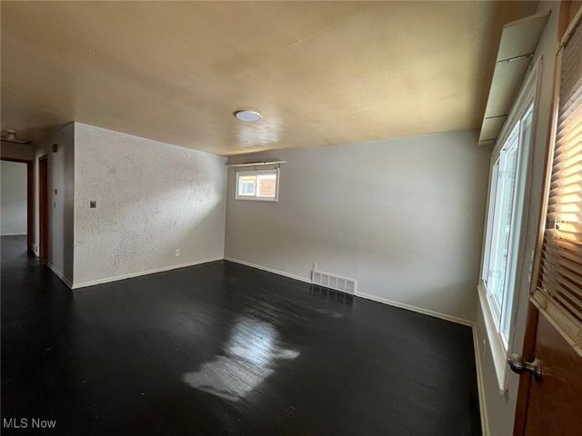 17005 Lipton Avenue, Cleveland, OH 44128