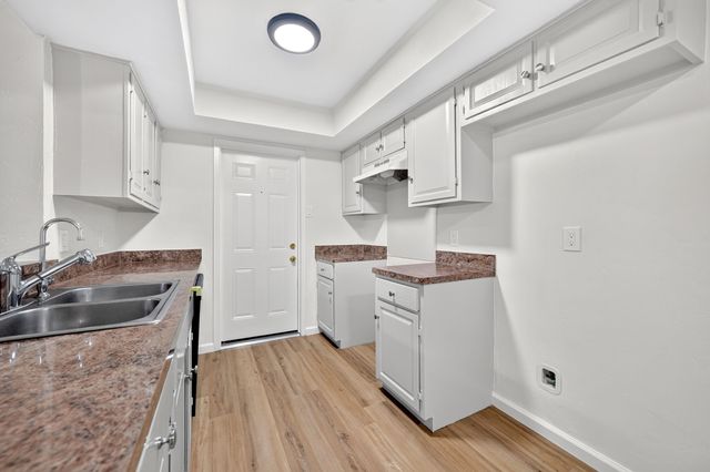 2127 Versailles Drive, Carrollton, TX 75007