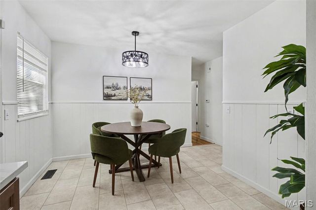 4384 Remus Drive, Florissant, MO 63033