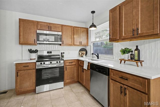 4384 Remus Drive, Florissant, MO 63033