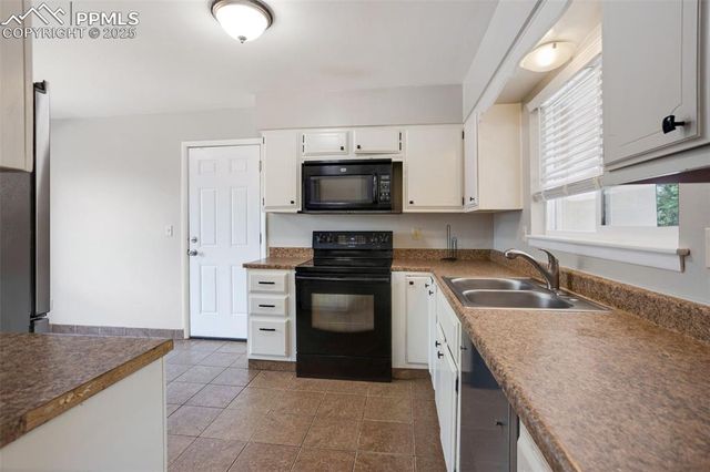 1319 Acacia Drive, Colorado Springs, CO 80907