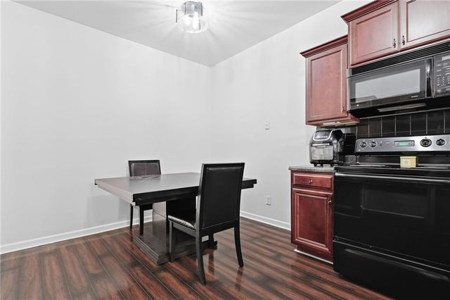 2150 Burns View Lane, Lawrenceville, GA 30044