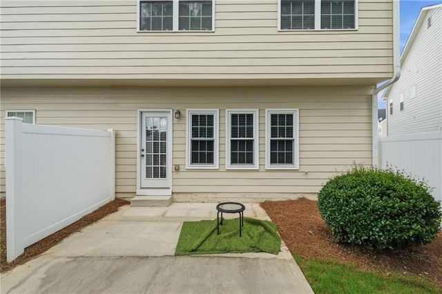 2150 Burns View Lane, Lawrenceville, GA 30044