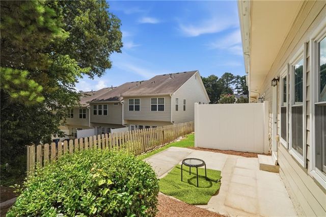 2150 Burns View Lane, Lawrenceville, GA 30044
