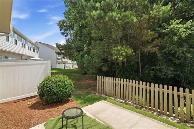 2150 Burns View Lane, Lawrenceville, GA 30044