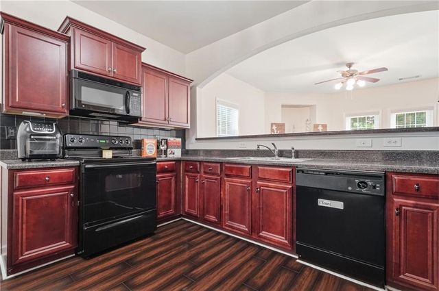 2150 Burns View Lane, Lawrenceville, GA 30044
