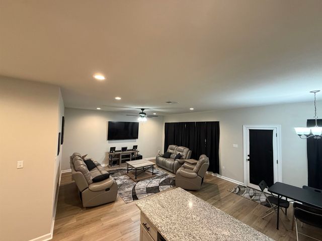 212 Pond Dr, Thibodaux, LA 70301