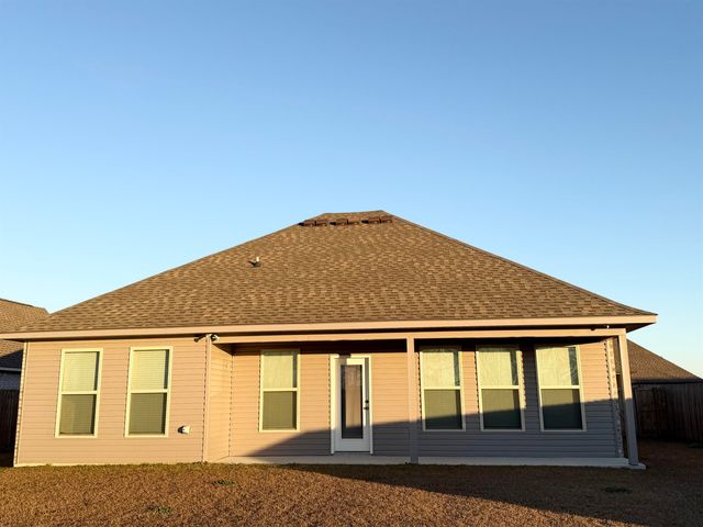 212 Pond Dr, Thibodaux, LA 70301