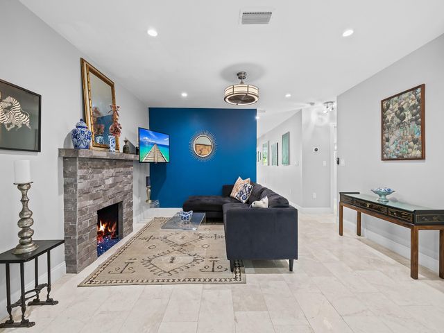 1309 NE 3rd St, Fort Lauderdale, FL 33301