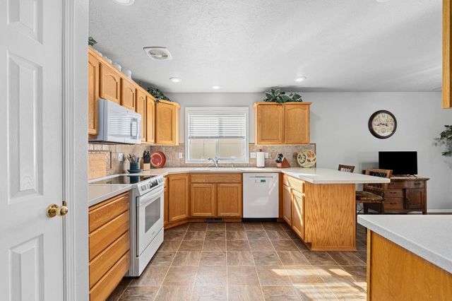 6004 Ruby Way, Nine Mile Falls, WA 99026