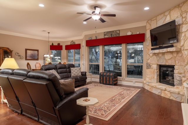 804 Laughing Dog CT, Leander, TX 78641