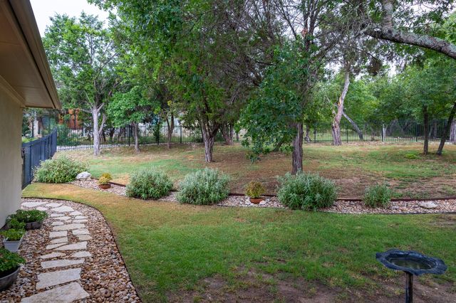 804 Laughing Dog CT, Leander, TX 78641