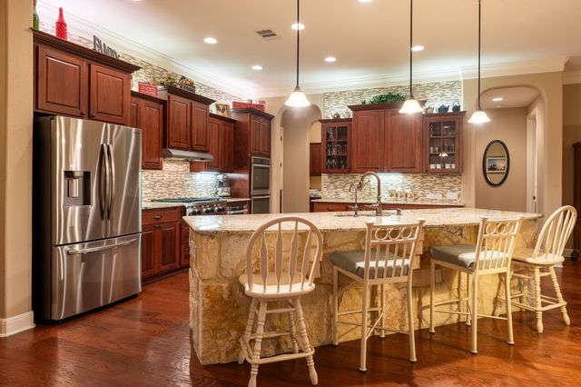 804 Laughing Dog CT, Leander, TX 78641