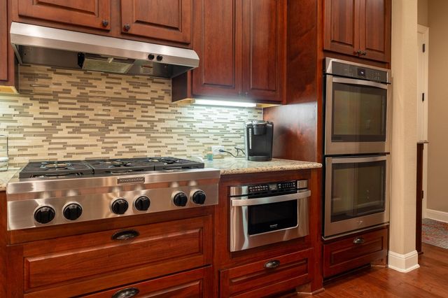 804 Laughing Dog CT, Leander, TX 78641