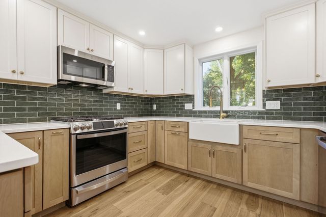 330 Haven St, Reading, MA 01867
